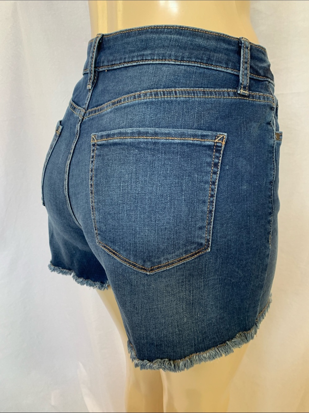 a.n.a Jeans Mid-Rise Denim Shortie Shorts Size 10 Dark Wash 3.5 Inseam NWOT
